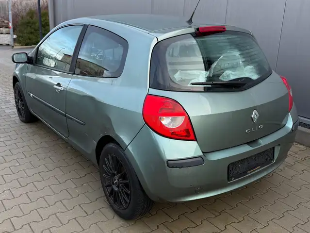 Renault Clio view 11