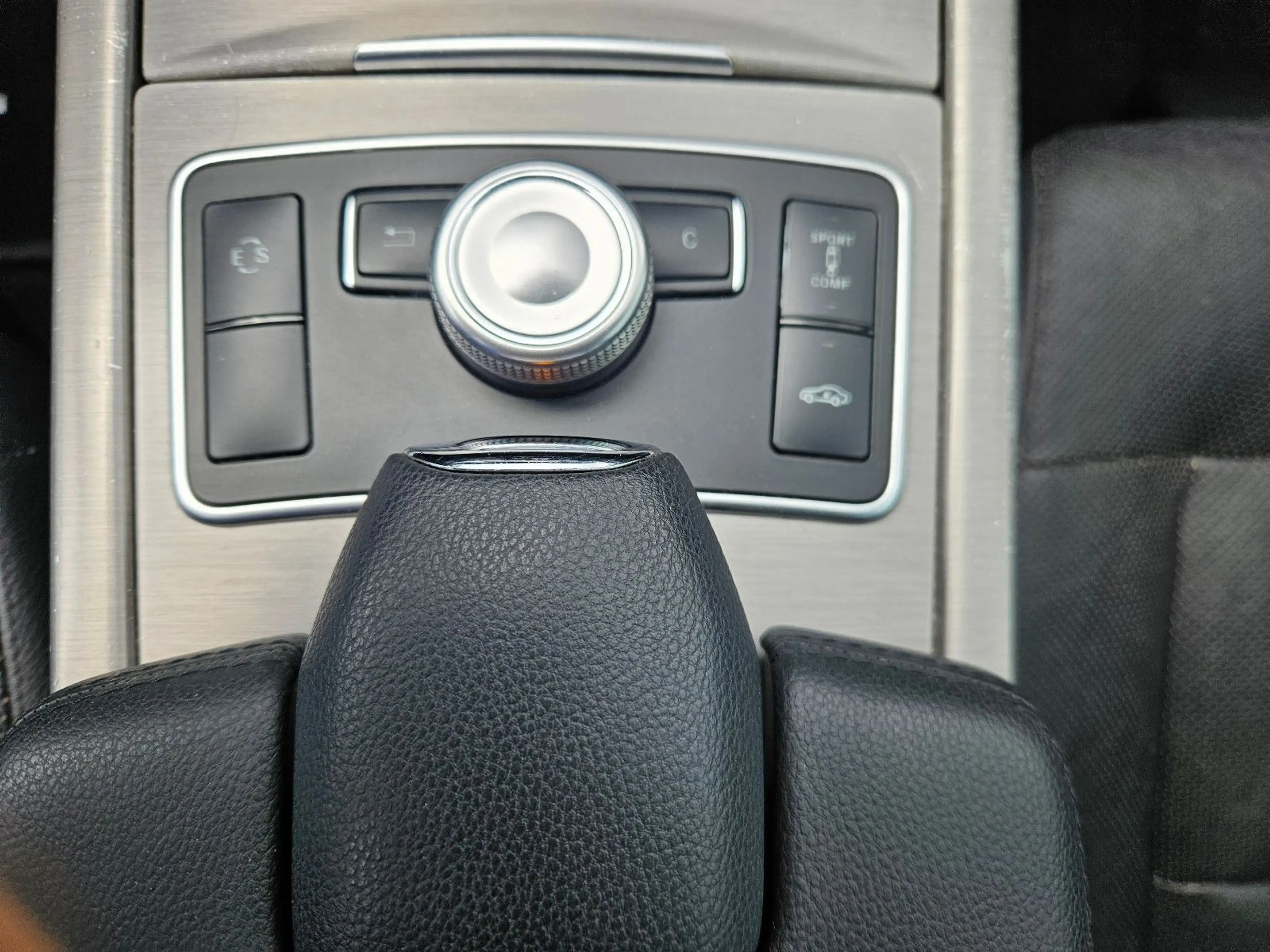 Mercedes-Benz E 350 4MATIC BlueEFFICIENCY AVANTGARDE — photo 12