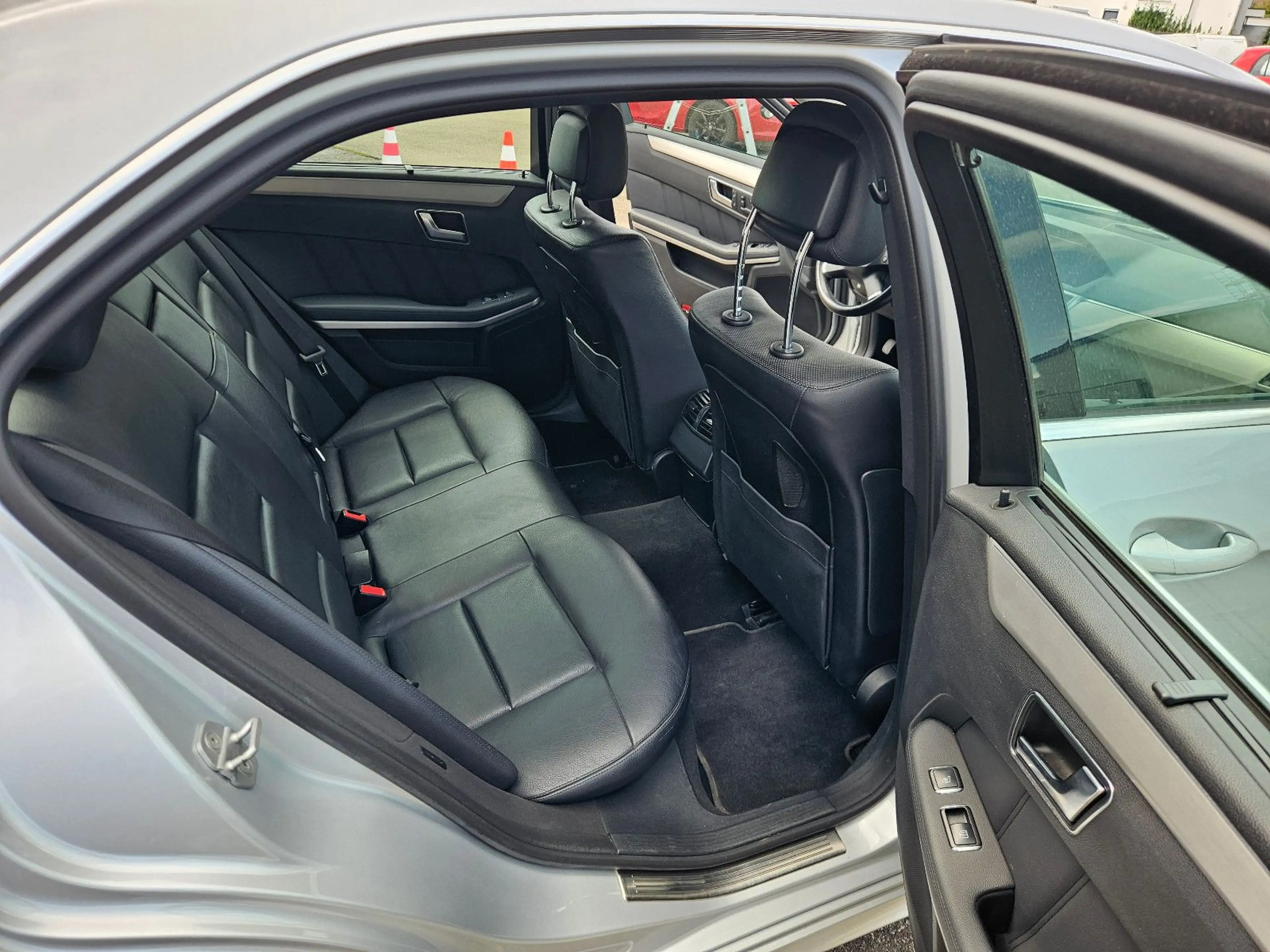 Mercedes-Benz E 350 4MATIC BlueEFFICIENCY AVANTGARDE — photo 7