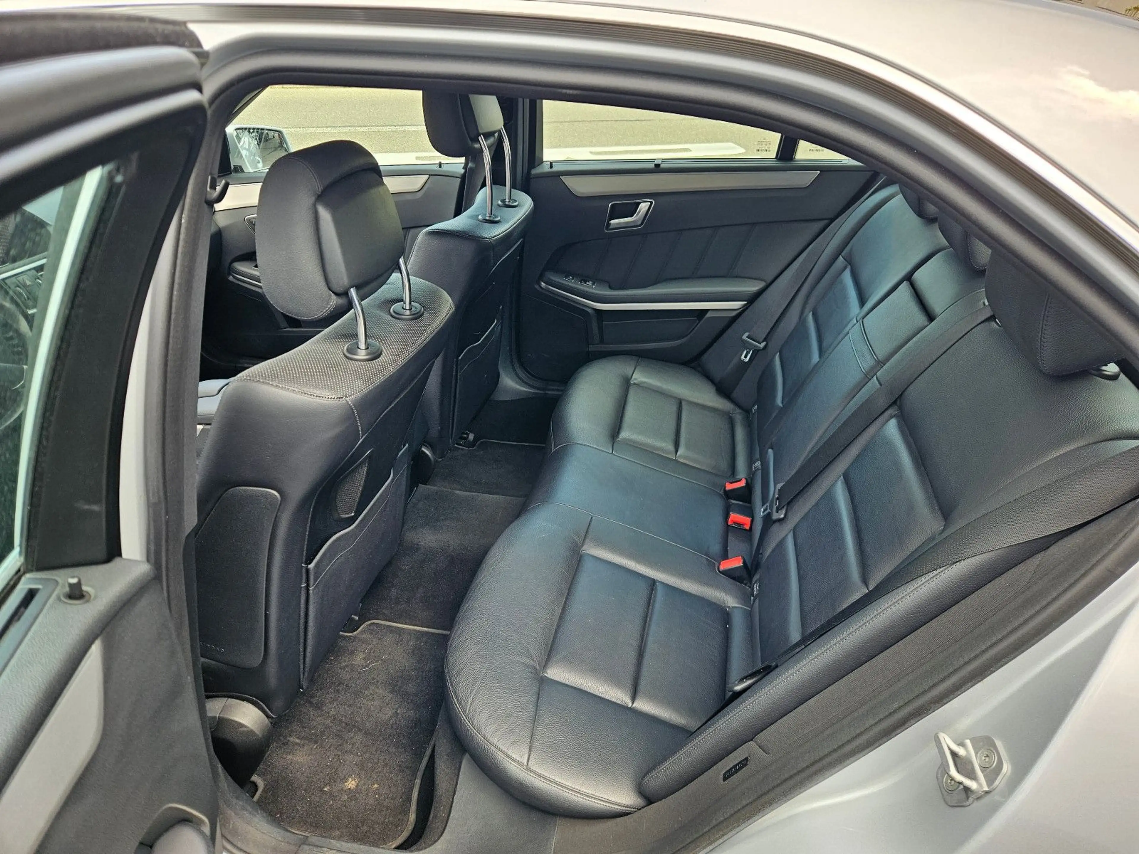 Mercedes-Benz E 350 4MATIC BlueEFFICIENCY AVANTGARDE — photo 8