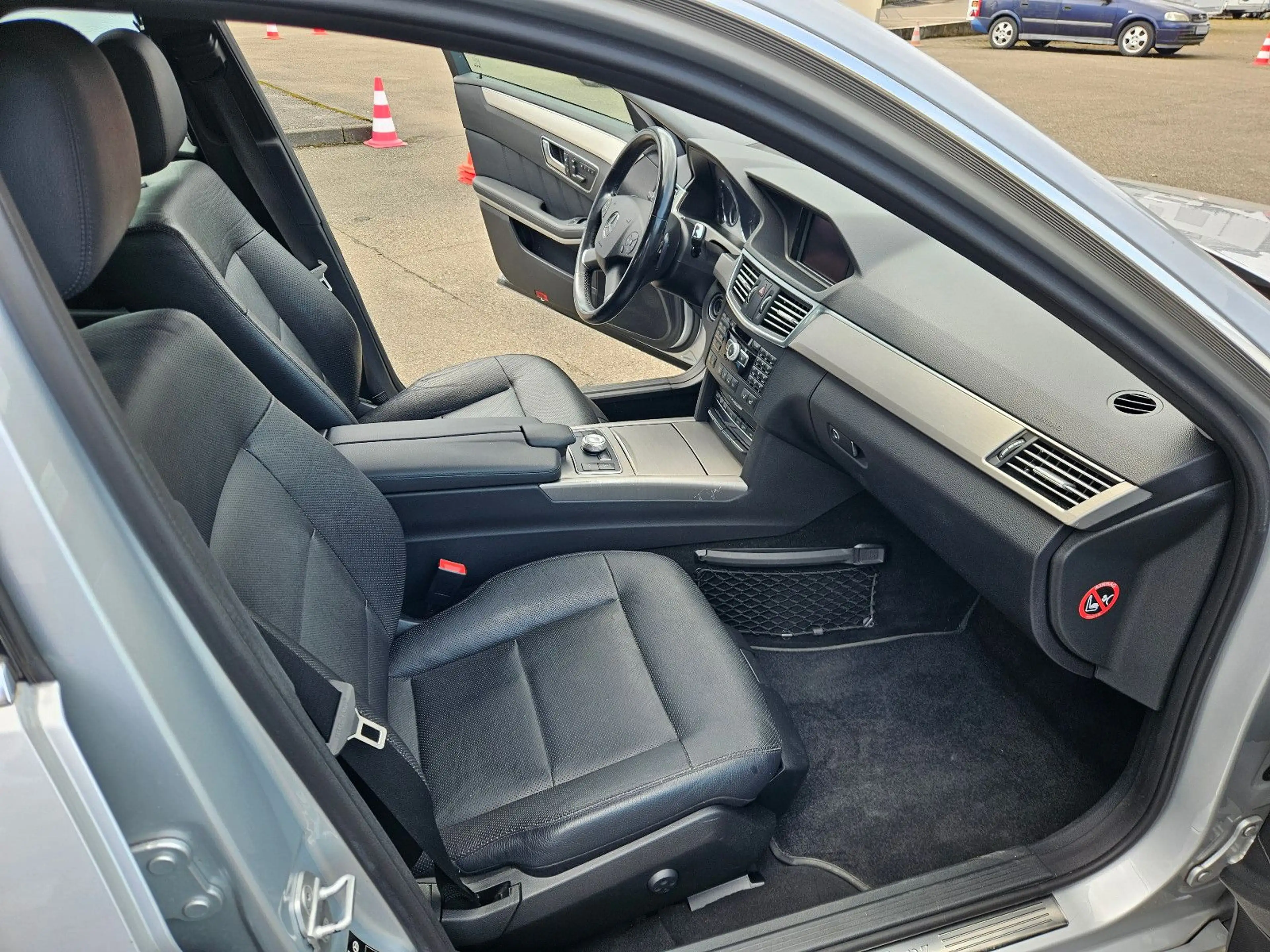 Mercedes-Benz E 350 4MATIC BlueEFFICIENCY AVANTGARDE — photo 6