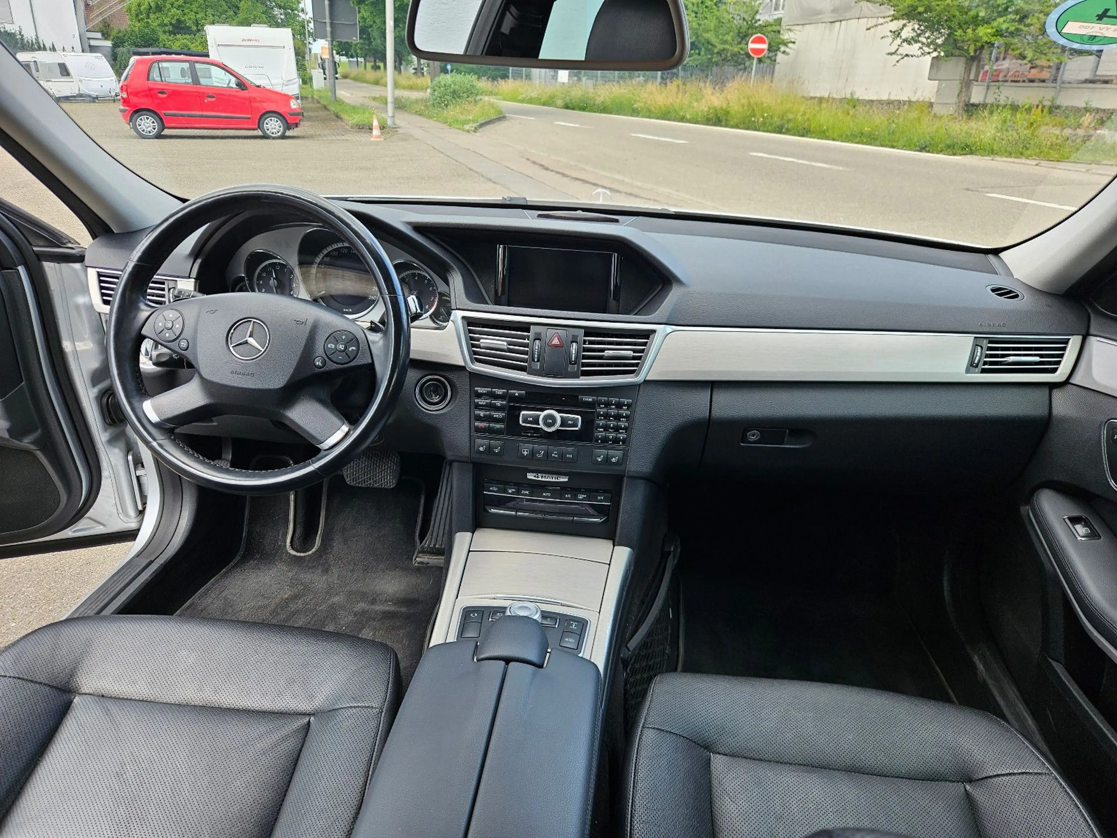 Mercedes-Benz E 350 4MATIC BlueEFFICIENCY AVANTGARDE — photo 9