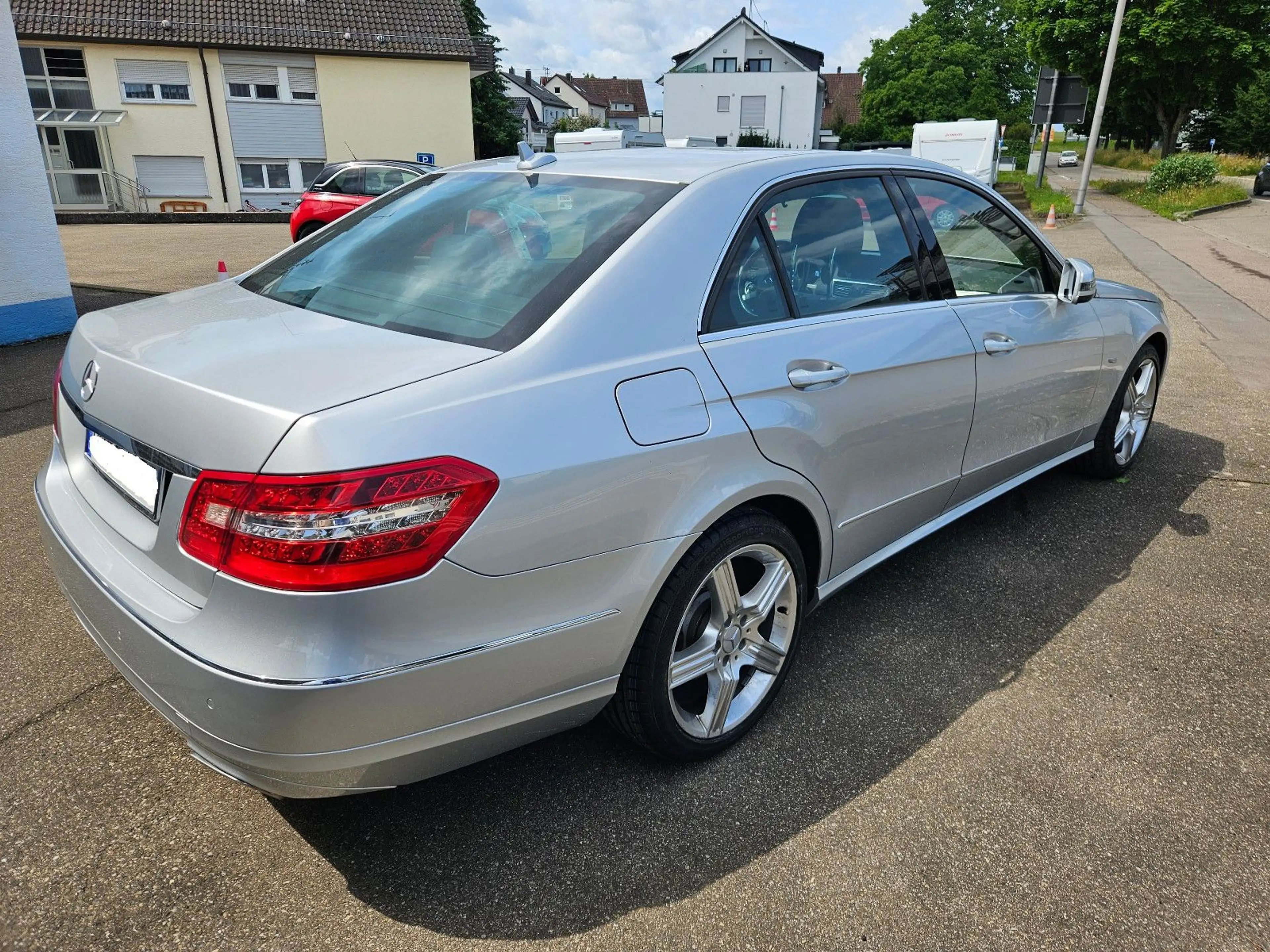 Mercedes-Benz E 350 4MATIC BlueEFFICIENCY AVANTGARDE — photo 3