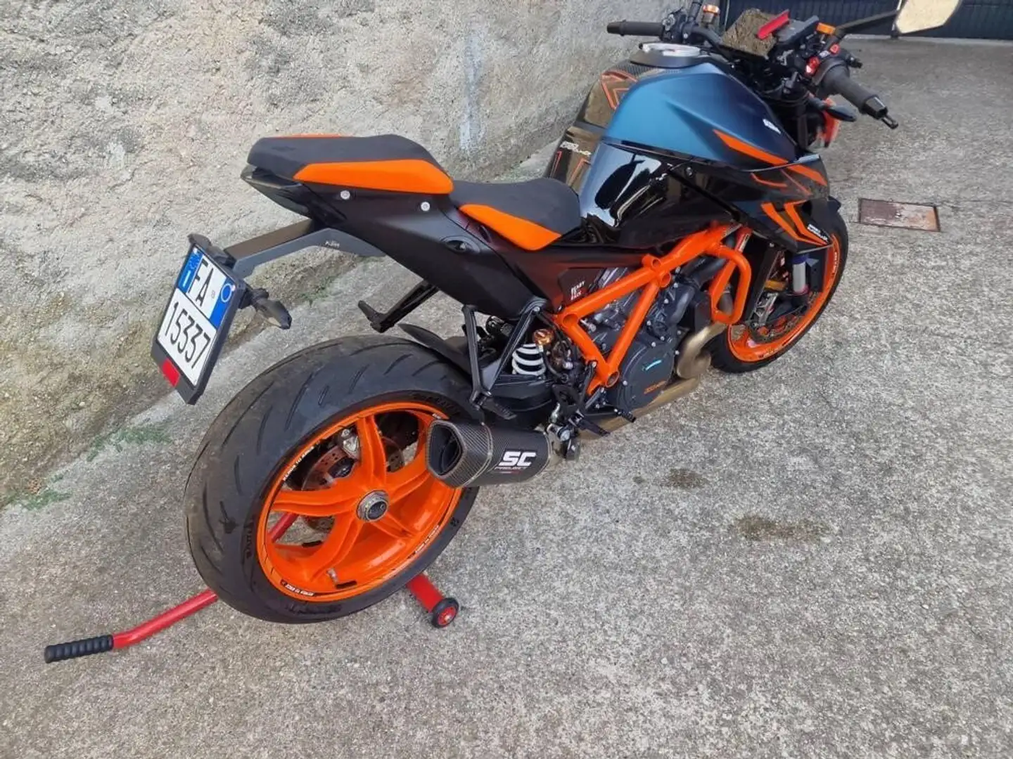 KTM 1290 Super Duke R Modrá - 2