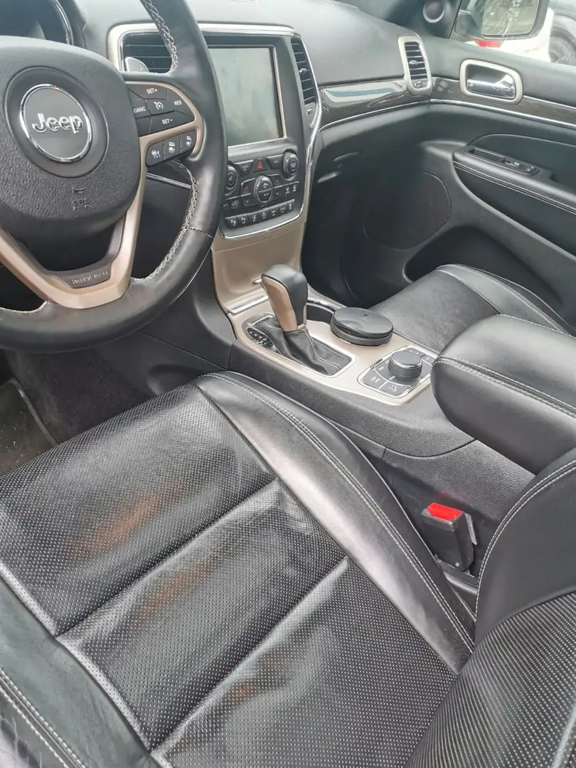 Jeep Grand Cherokee 3.0 CRD Overland 60tkm Grau - 2