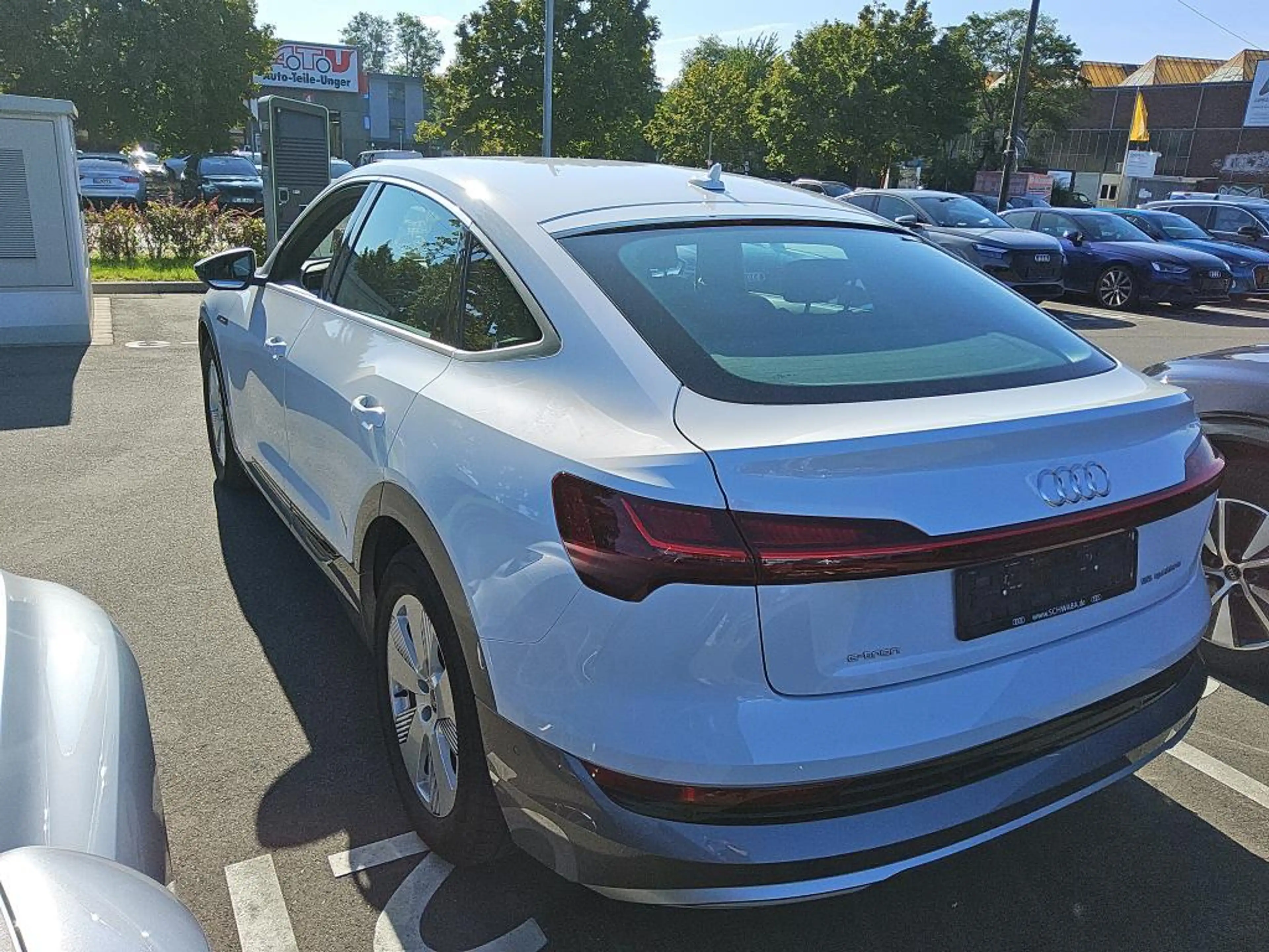 Audi e-tron SPORTBACK 55 S LINE LED/ACC/HuD/NAVI/DAB — photo 8