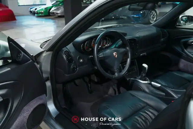 Porsche 911 view 14