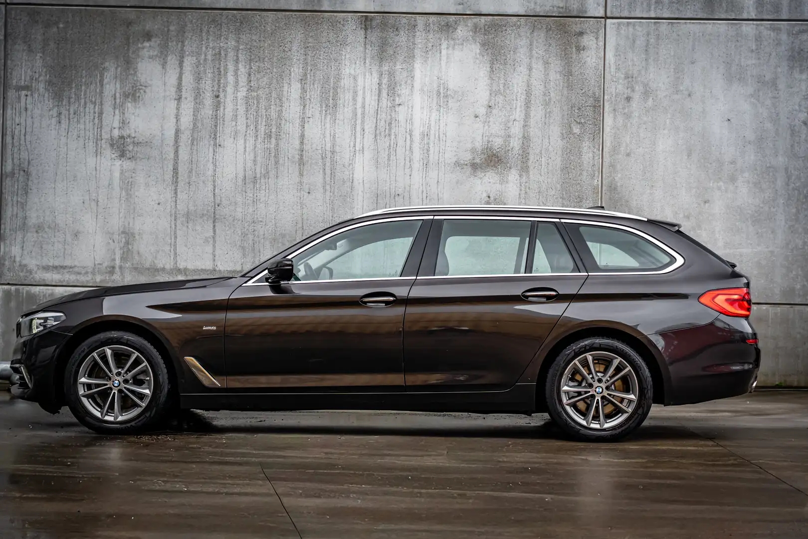 BMW 520 Touring 520 dA (EU6d-TEMP) Noir - 2