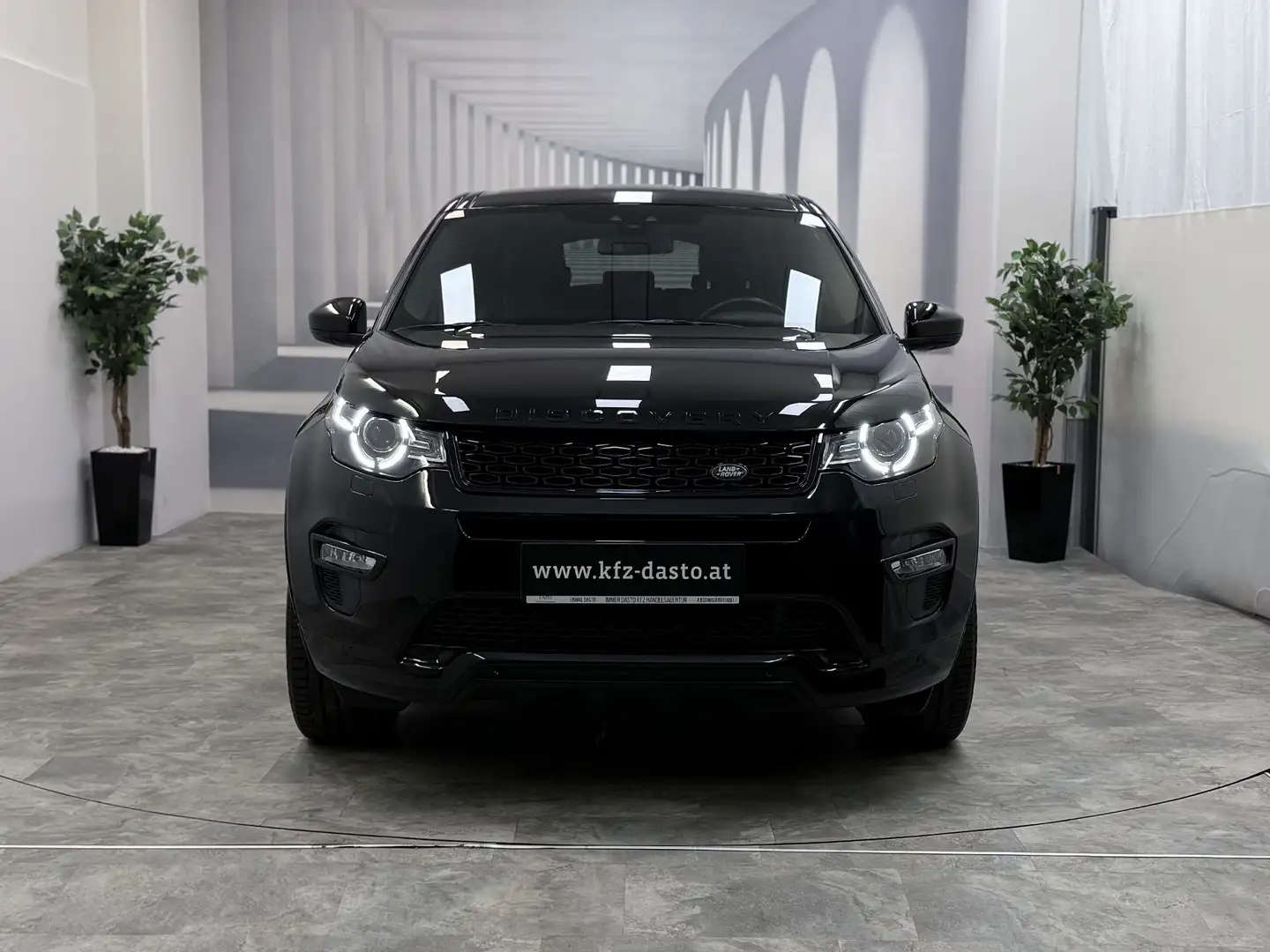 Land Rover Discovery Sport TD4 4WD✅  AHK ✅ Aut. ✅ BLACK PEARL Schwarz - 2
