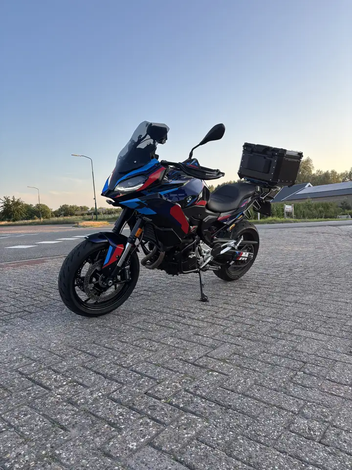BMW F 900 XR