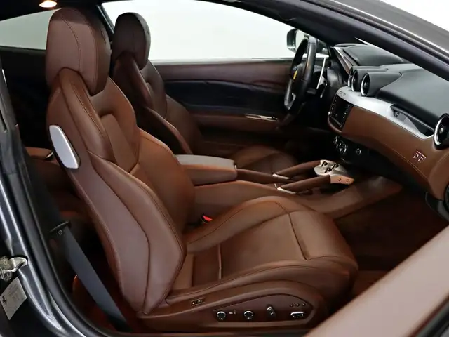Ferrari FF view 18
