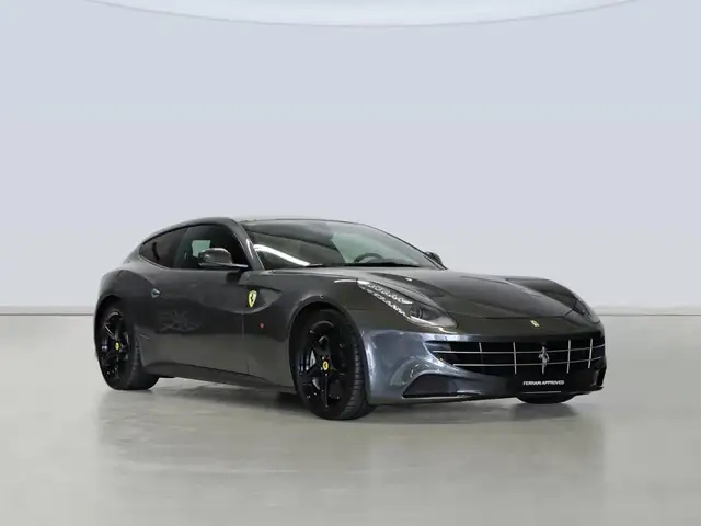 Ferrari FF view 3
