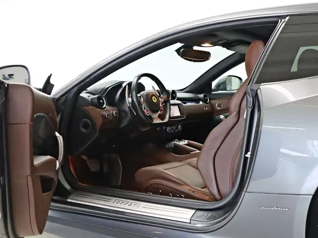Ferrari FF view 27