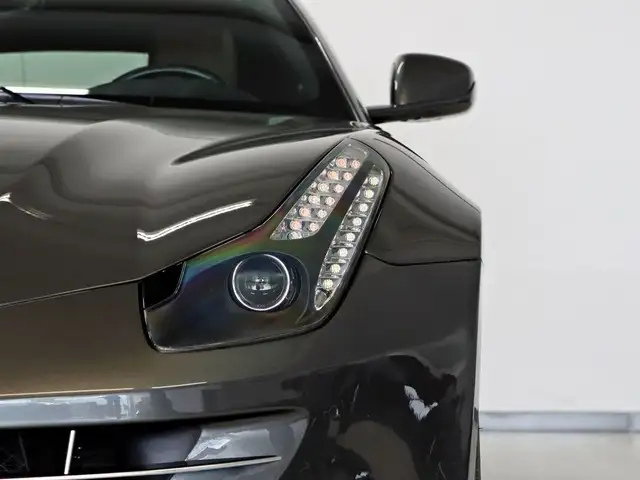 Ferrari FF view 21