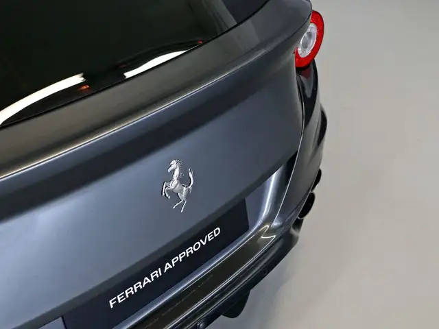 Ferrari FF view 26