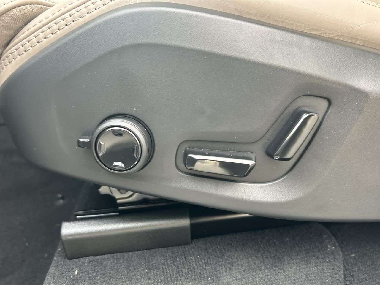 2026 Volvo XC90 Ultra 7-Seater (Bright Theme) Rear Camera Washer | thumb 20