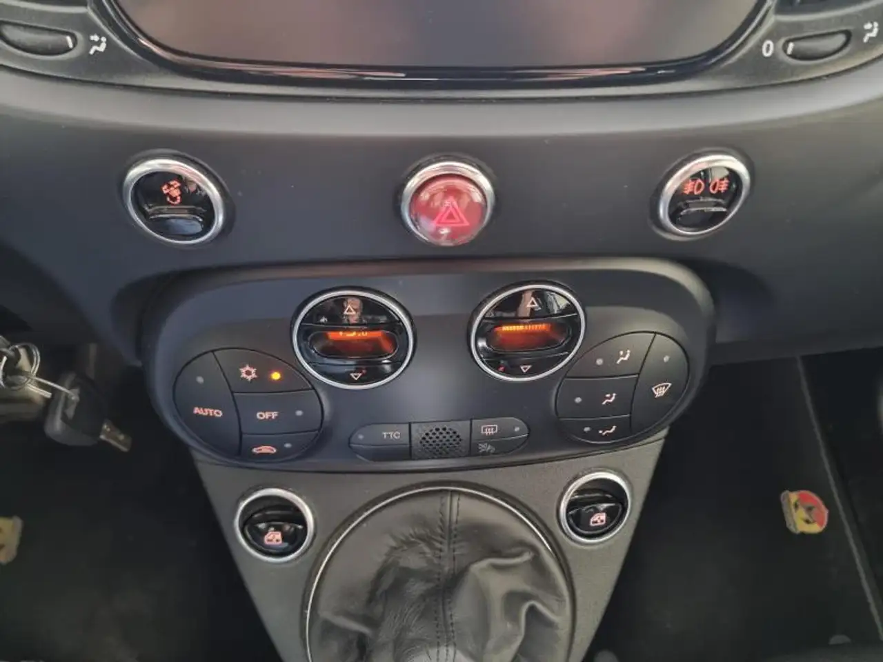 Abarth 595C 2023 — фото 13