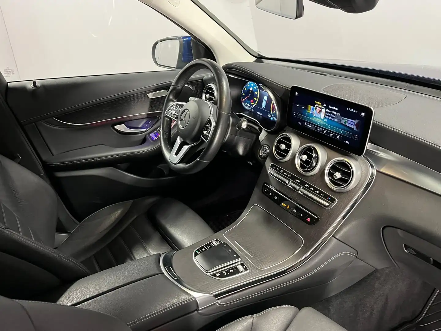 Mercedes-Benz GLC 300 d 4MATIC Aut. ***Head-Up | DAB | LED*** Blau - 2