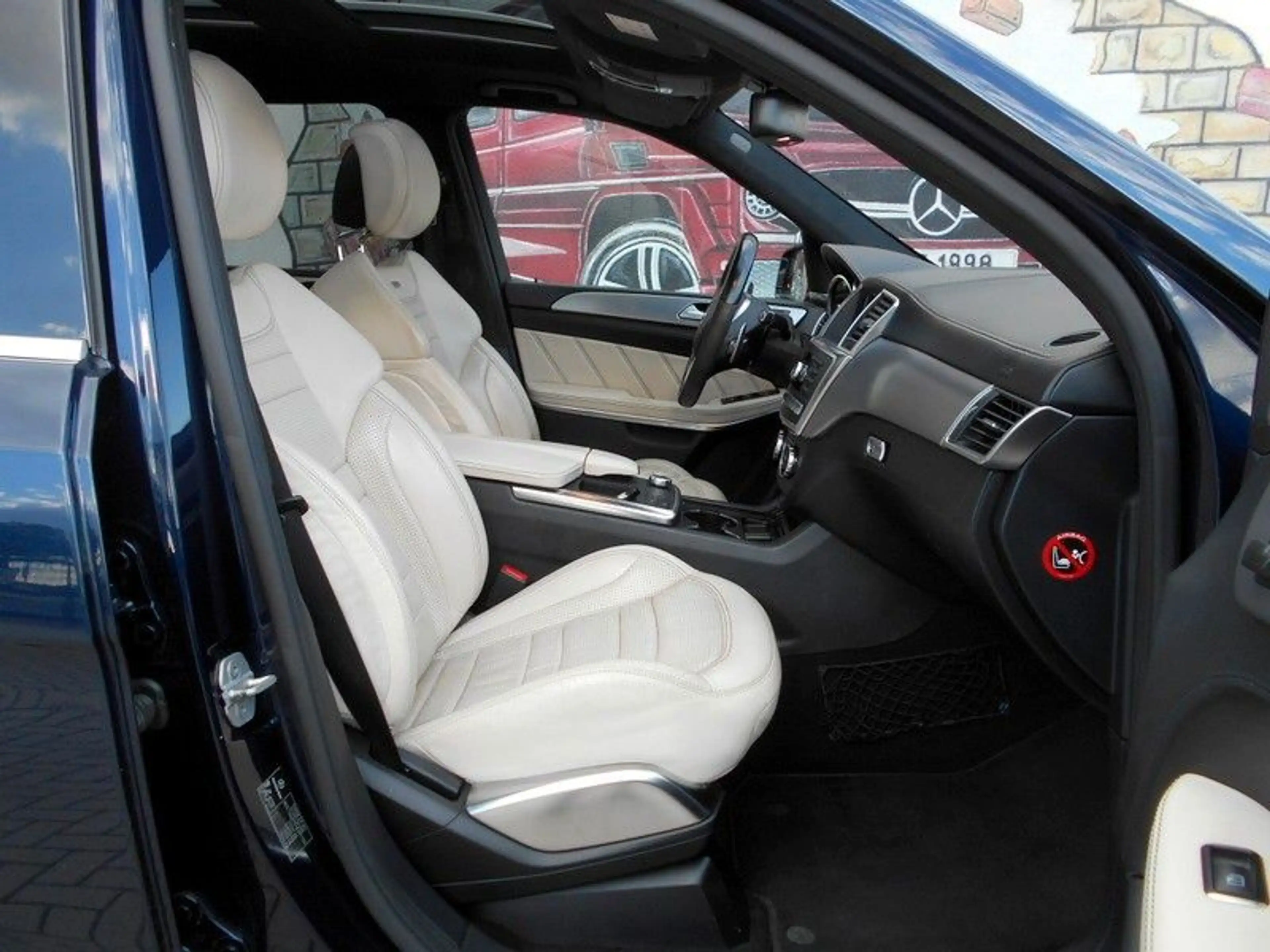 Mercedes-Benz GL 63 AMG 4Matic DESIGNO/NAVI/KEYLESS/PANORAMA — photo 12