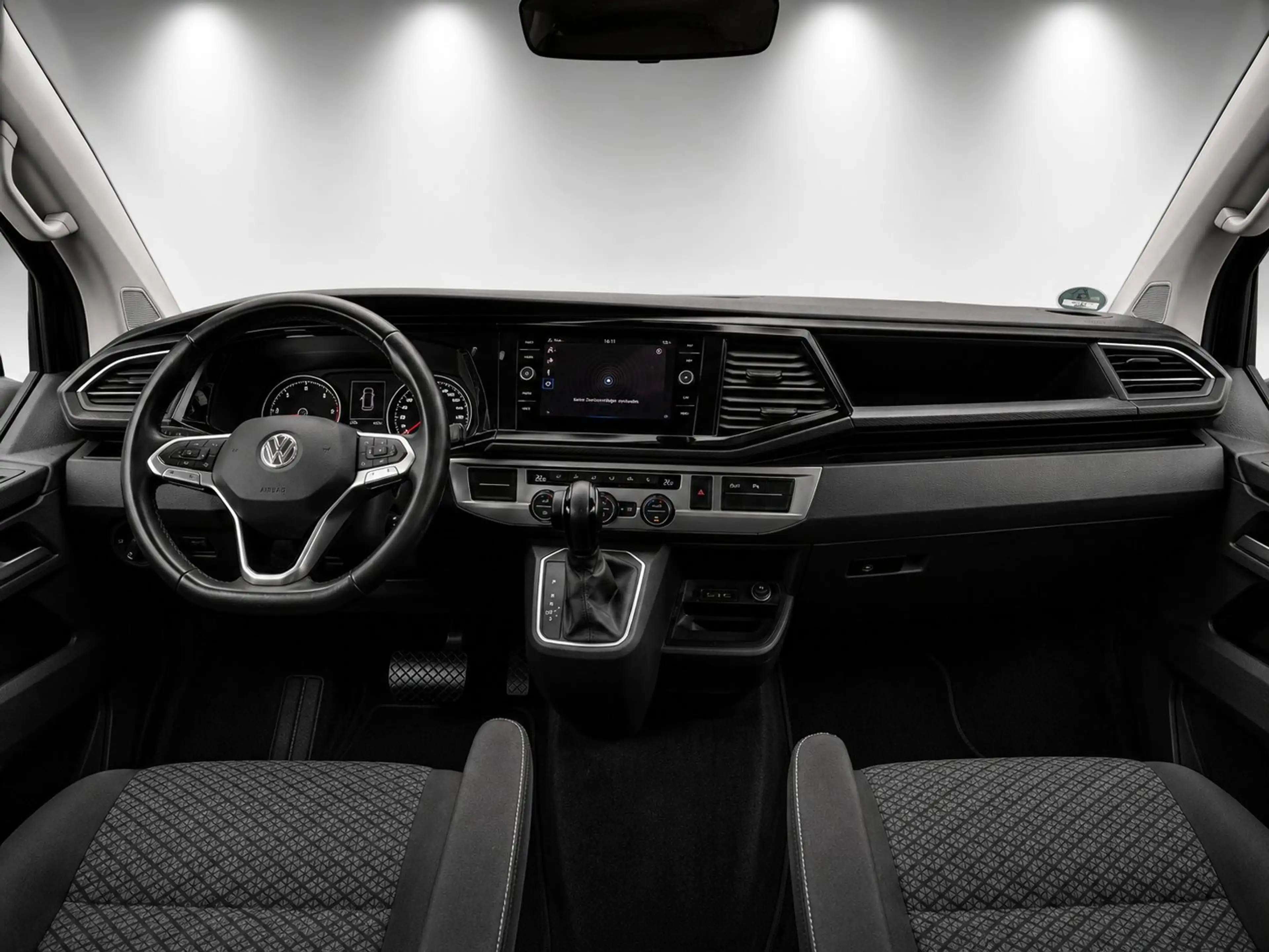 Volkswagen T6.1 Multivan Multivan Trendline FWD/NAVI/LED/SHZ/2xPDC/7 SITZE — photo 7