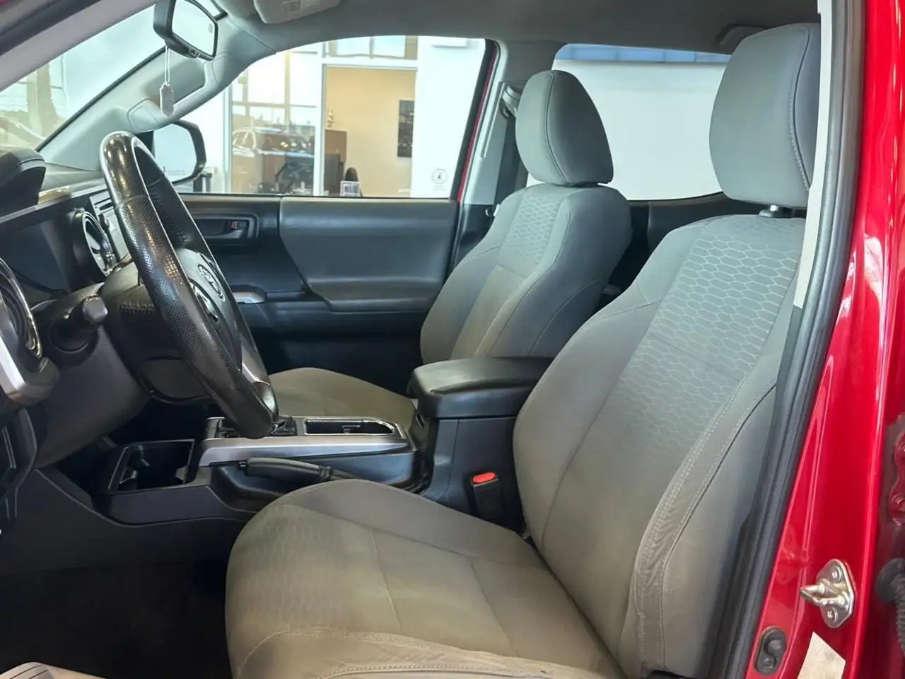 Toyota Tacoma снимка Toyota Tacoma