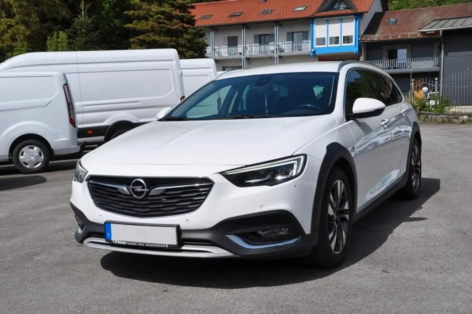 Opel Insignia B Country Tourer Exclusive *LED*Navi* Weiß - 1