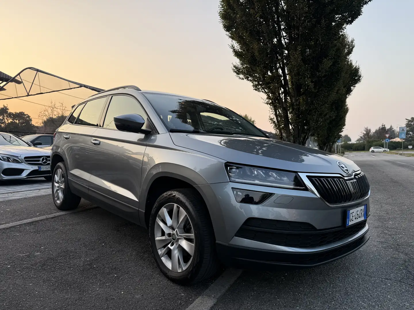 Skoda Karoq 1.5 tsi Executive dsg Grigio - 1