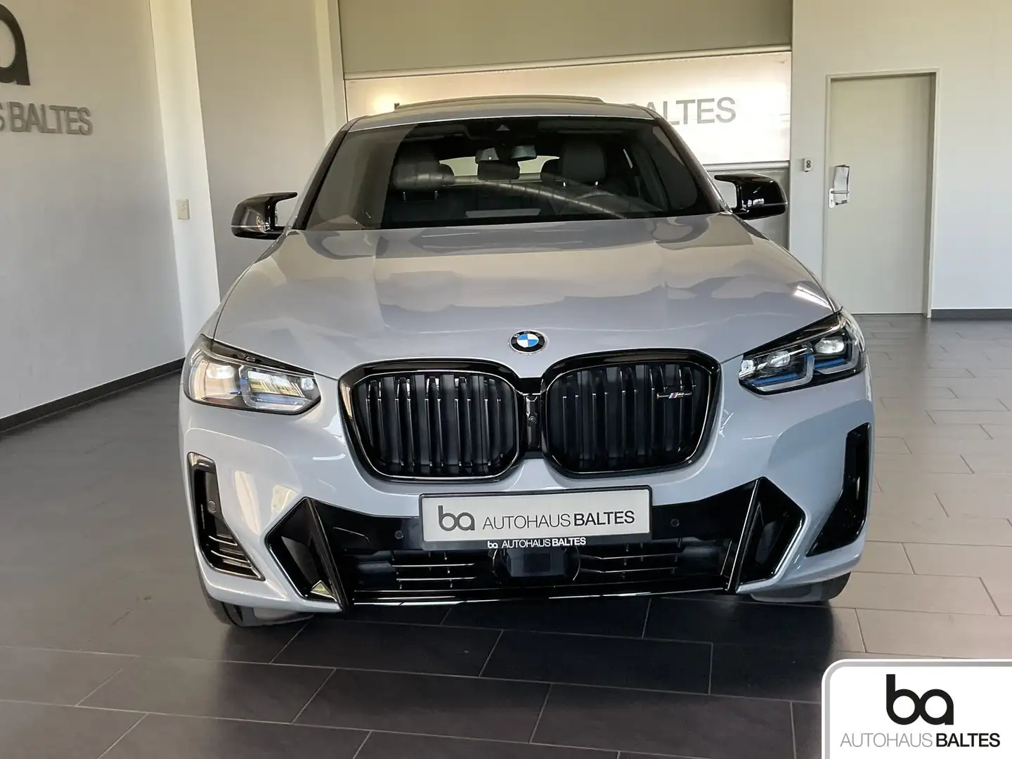 BMW X4 X4 M40d xDrive Pano/Laser/HuD/ParkPlus/ACC/HK/AHK Grijs - 2
