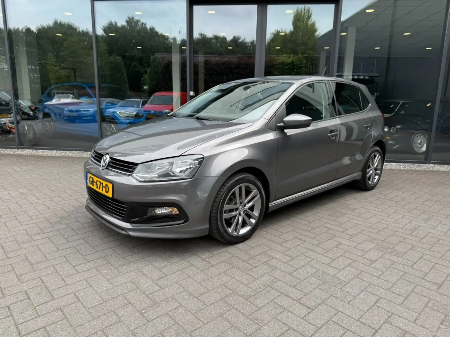 Volkswagen Polo 1.2 TSI Highline R,Navi,Clima,Cruise,LMV,Privacy,E Grey - 1