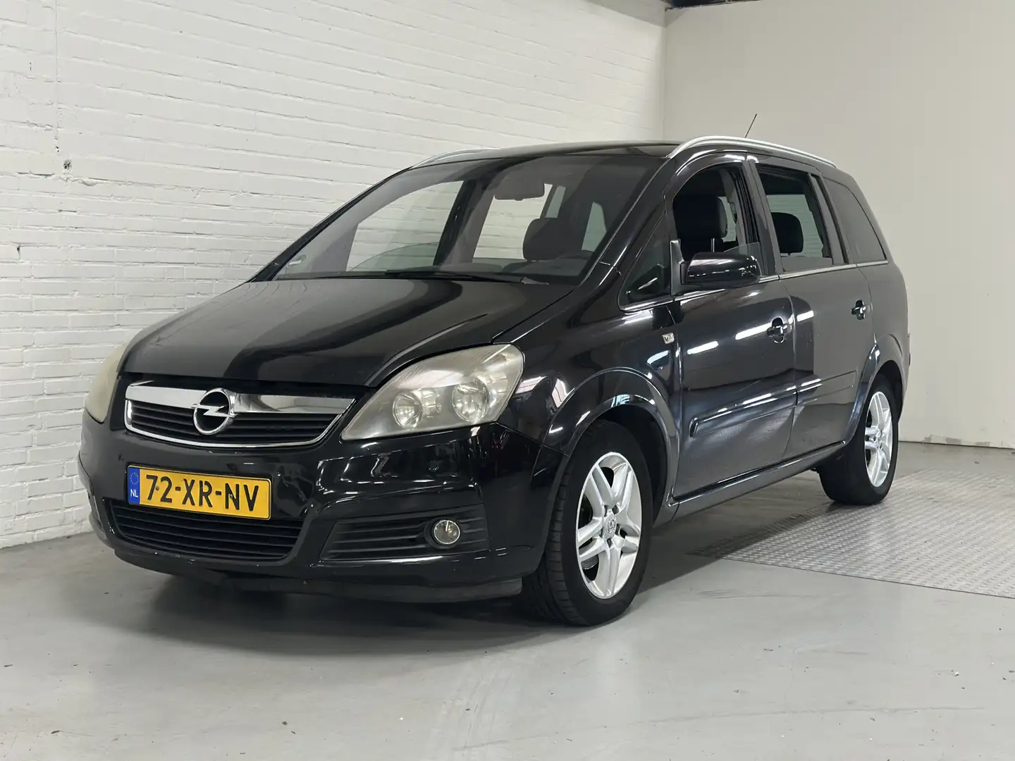Opel Zafira 1.8 Cosmo AIRCO / CRUISE /ELK.PAKKET Schwarz - 1