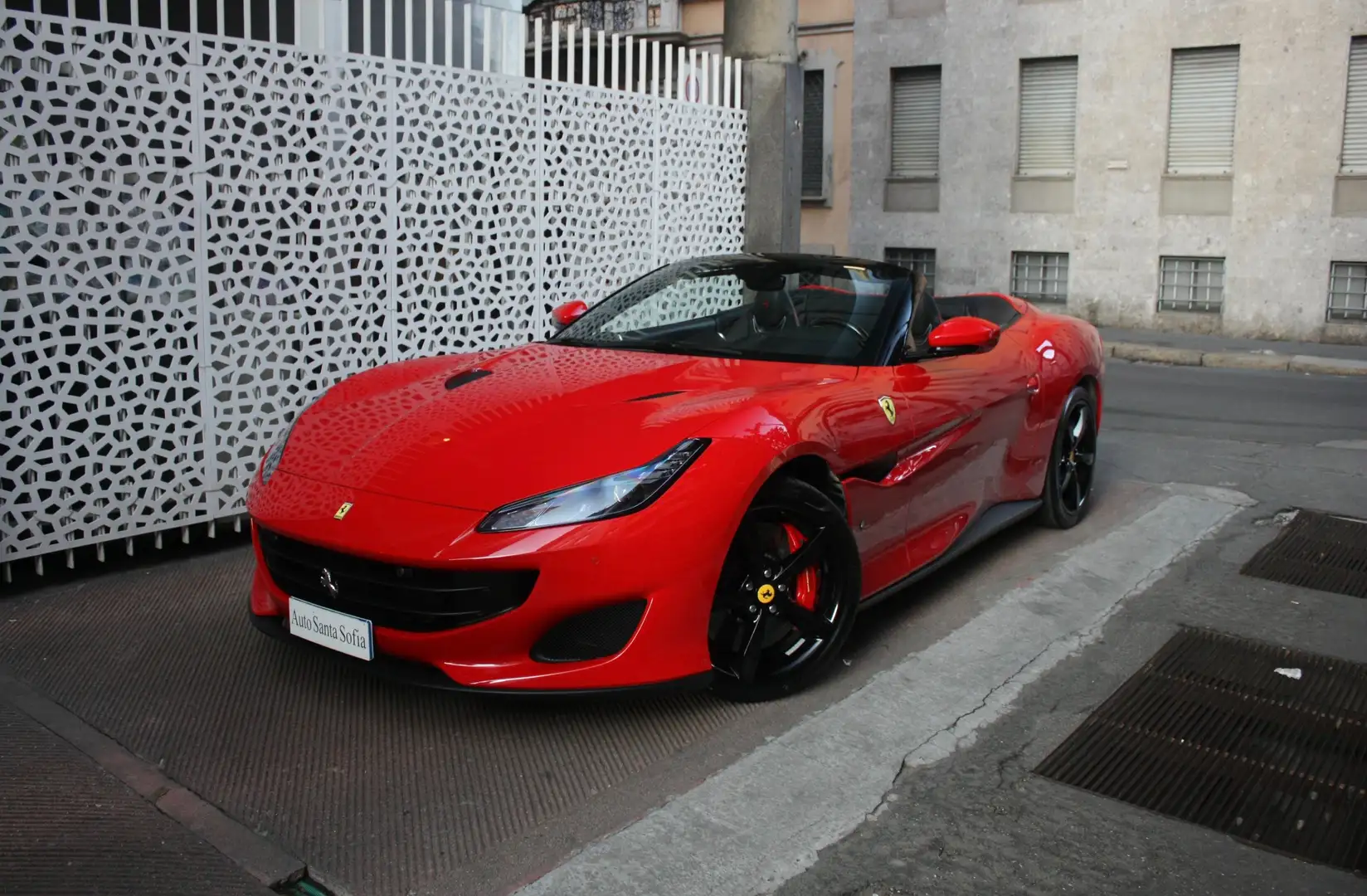 Ferrari Portofino Rosso Corsa-Scudetti-Magneride-2 displ-Full Carbon Rot - 1