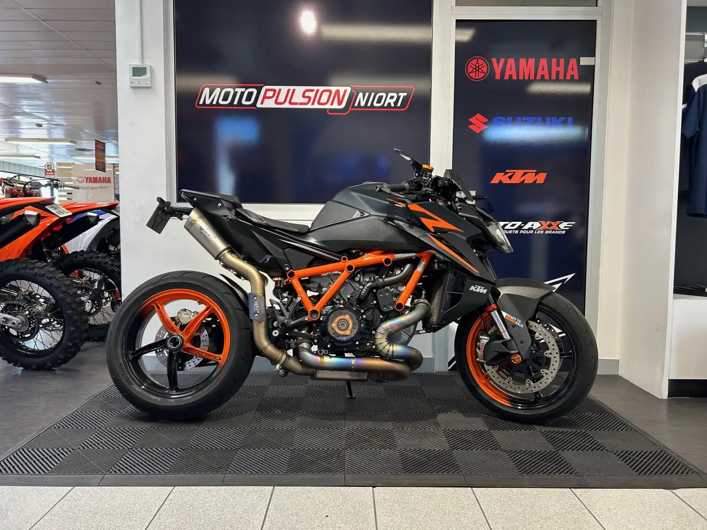 KTM 1390 Super Duke R Noir - 2