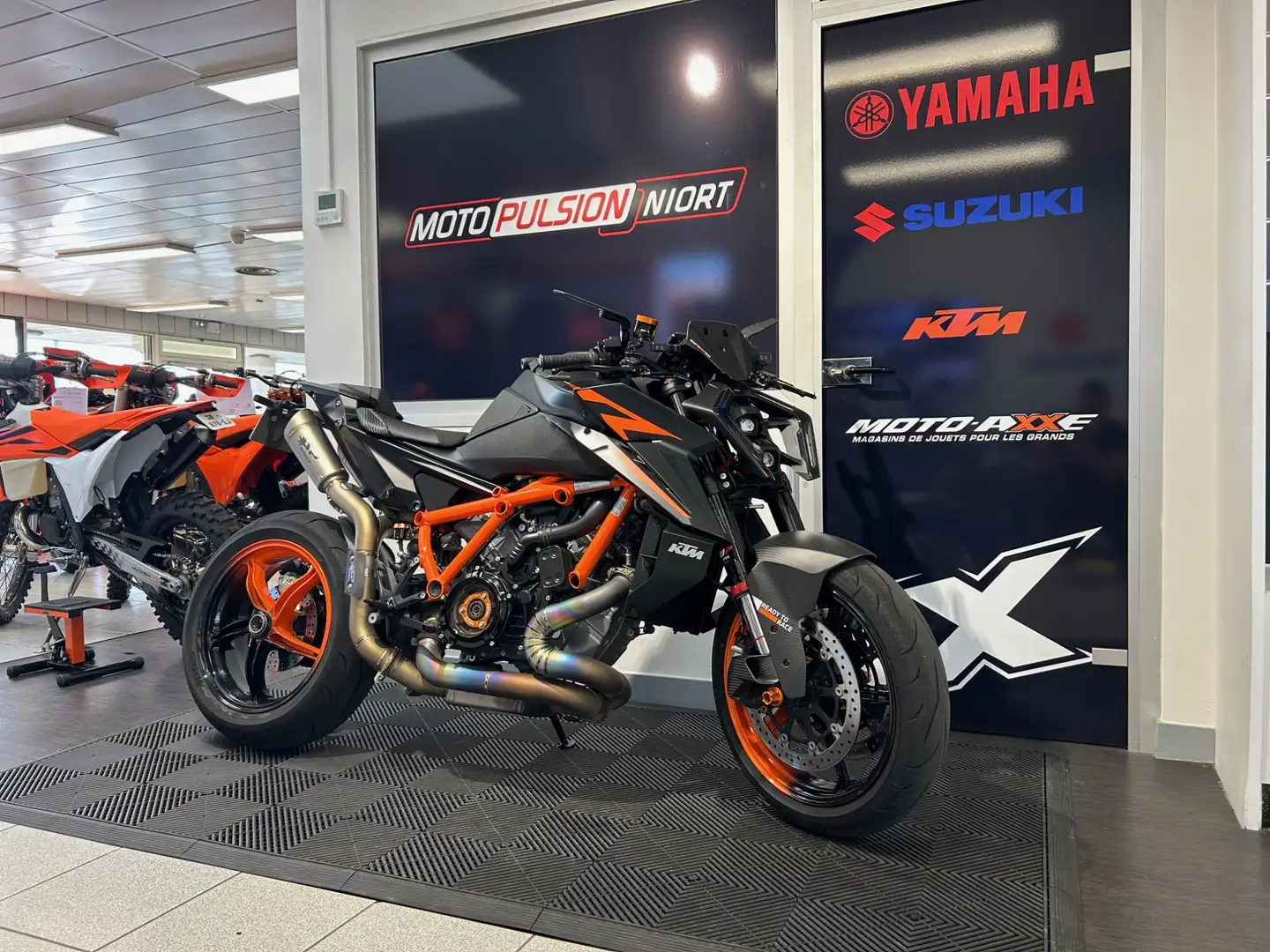 KTM 1390 Super Duke R Noir - 1