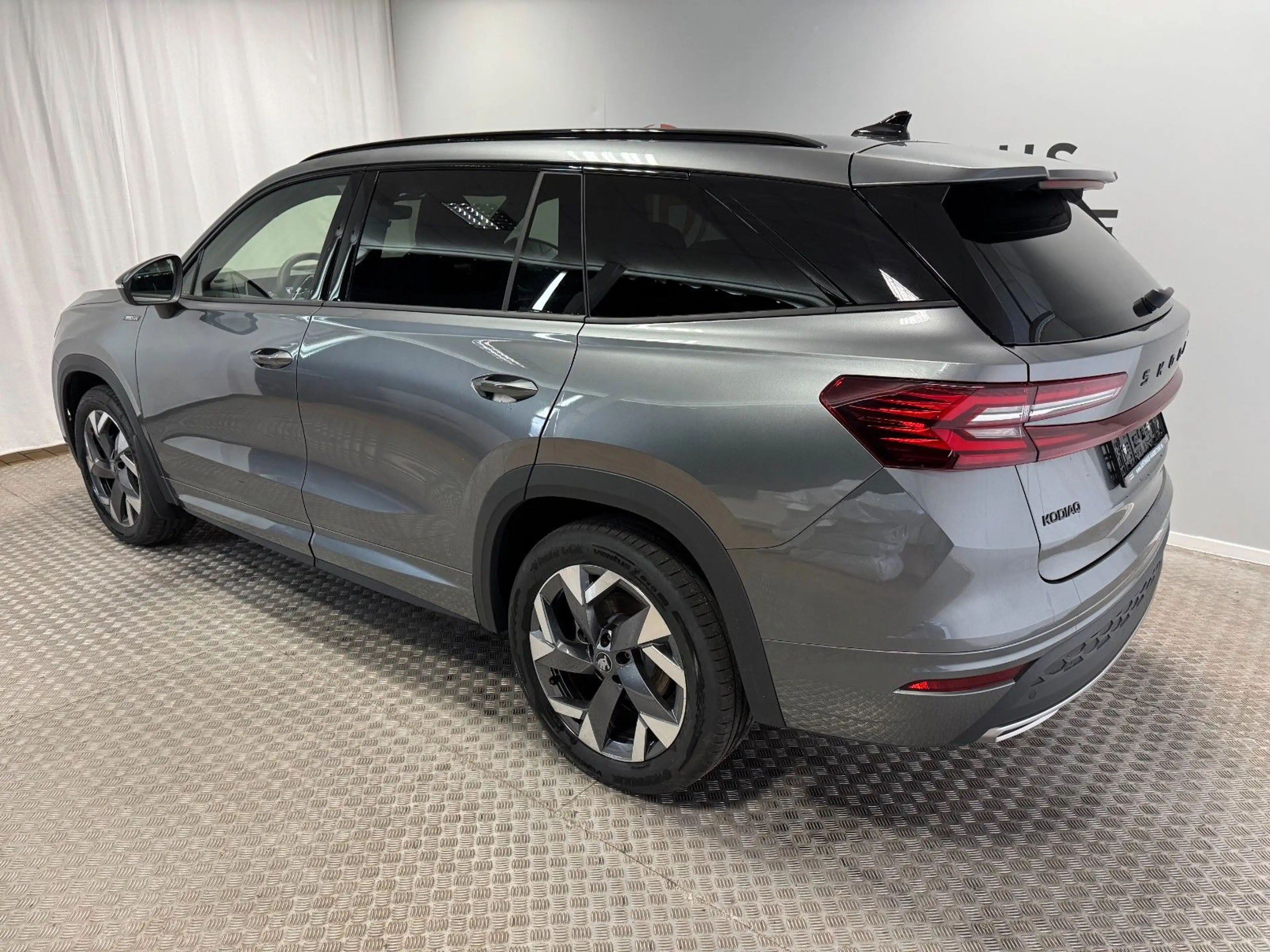 Skoda Kodiaq 1.5 TSI Sportline AHK+Pano+Matrix+7-Sitze — photo 4