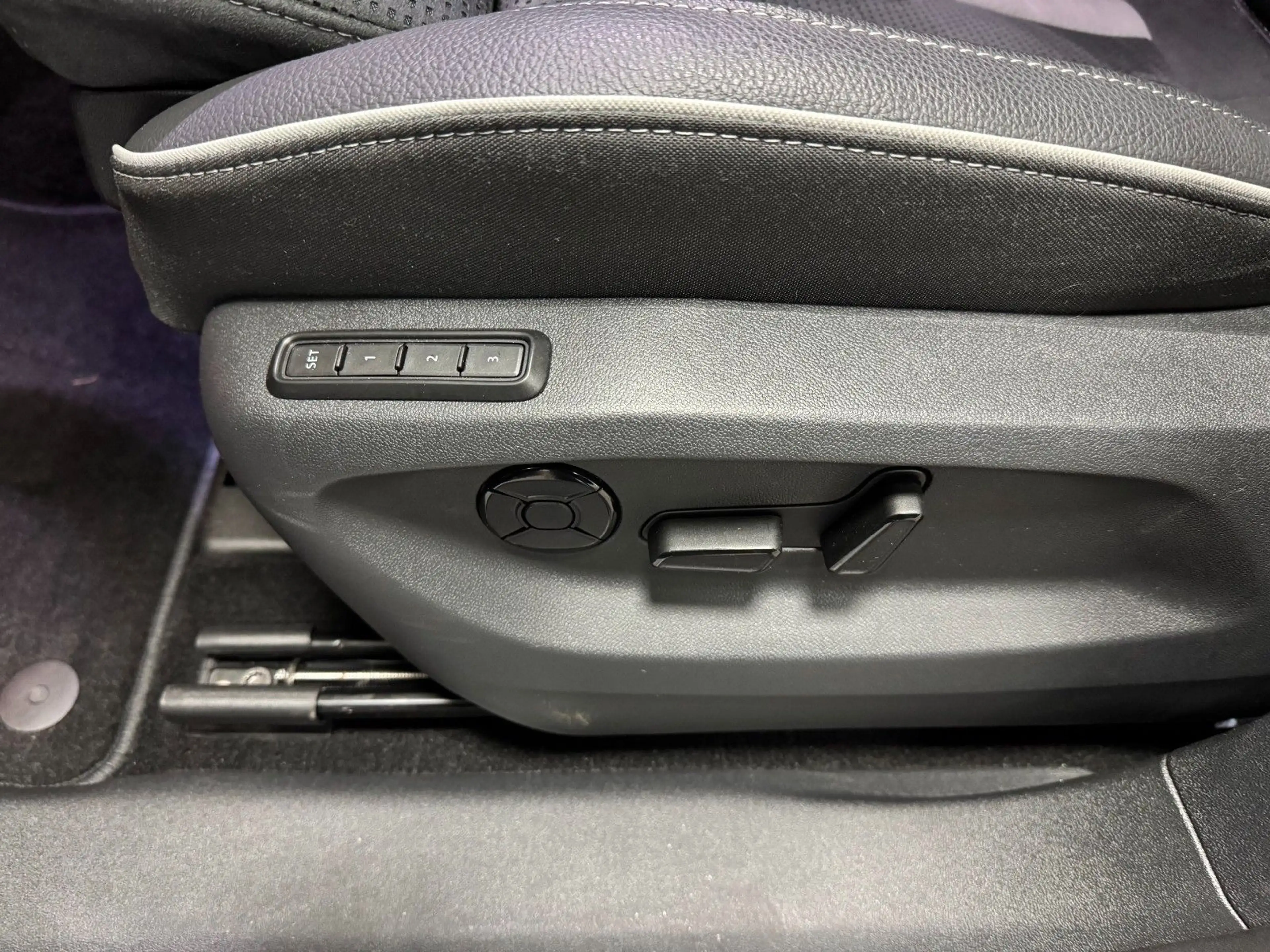 Skoda Kodiaq 1.5 TSI Sportline AHK+Pano+Matrix+7-Sitze — photo 11