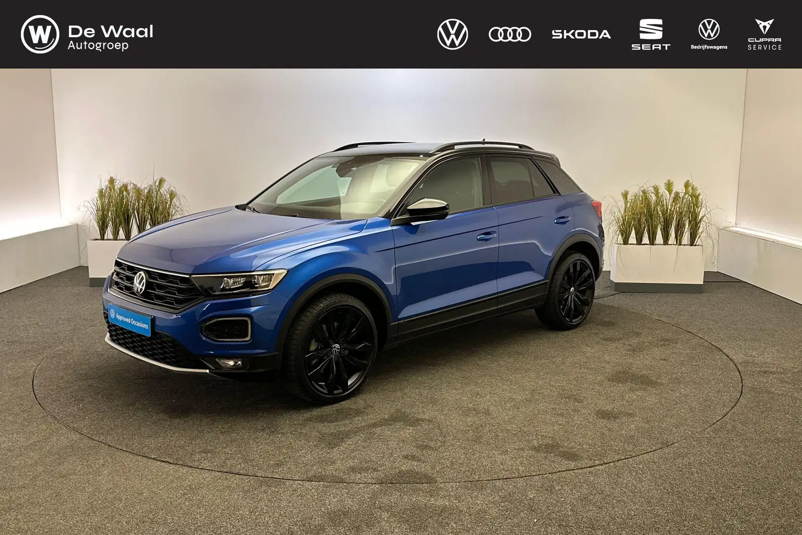 Volkswagen T-Roc 1.5 TSI 150pk DSG Highline | Achteruitrijcamera, 1 Bleu - 1