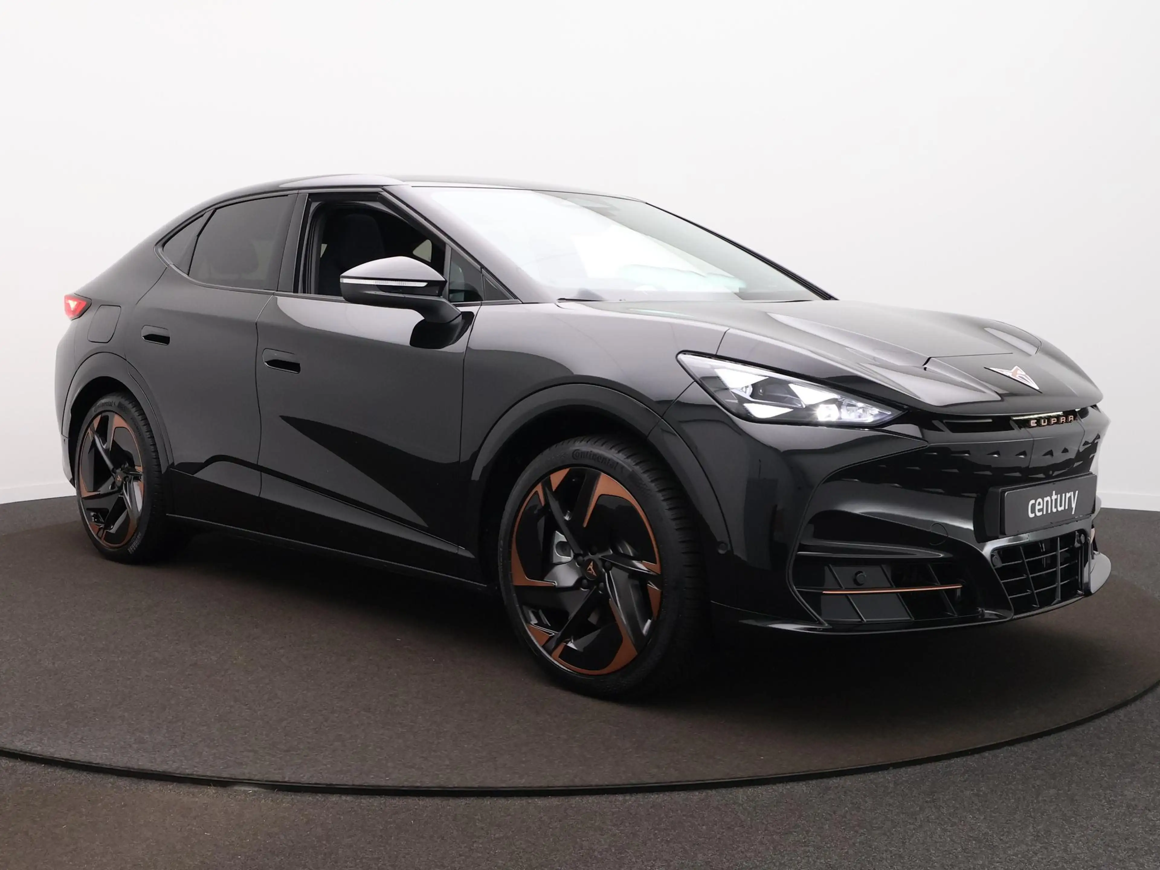 CUPRA Tavascan Adrenaline 82 kWh 210 kW / 286 pk / All Season / 2 — photo 3