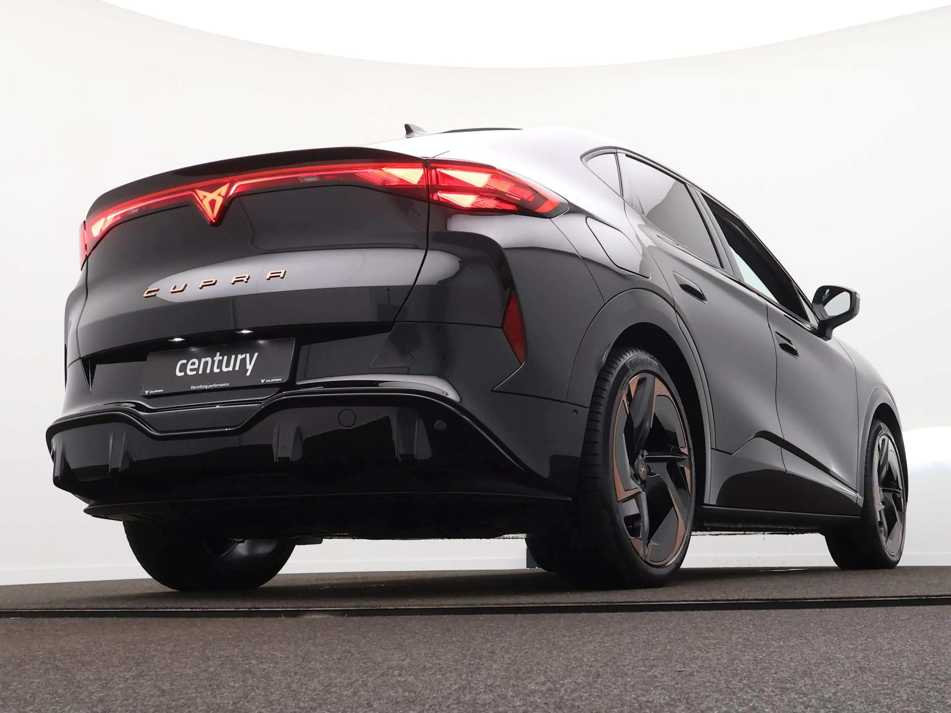 CUPRA Tavascan Adrenaline 82 kWh 210 kW / 286 pk / All Season / 2 — photo 10