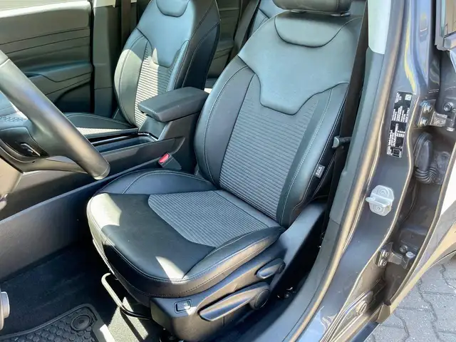 Jeep Compass view 28