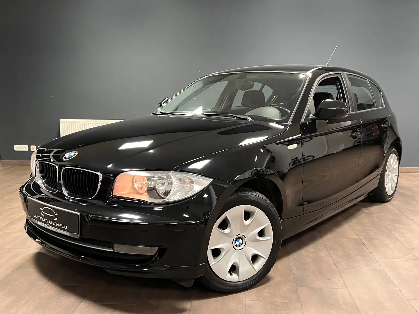 BMW 116 i E87 LCI / SITZHEIZUNG / KLIMAAUTO. / ULTER SPORT Schwarz - 1