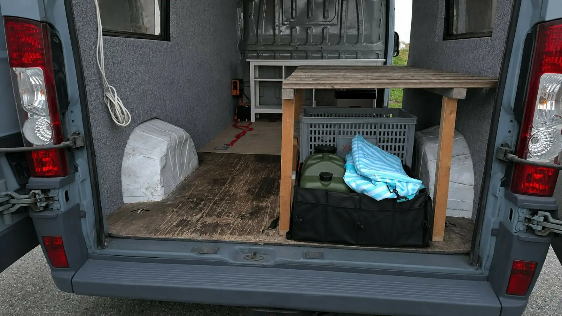 Peugeot Boxer Camper Van L3H2 2,2 HDi Grau - 2