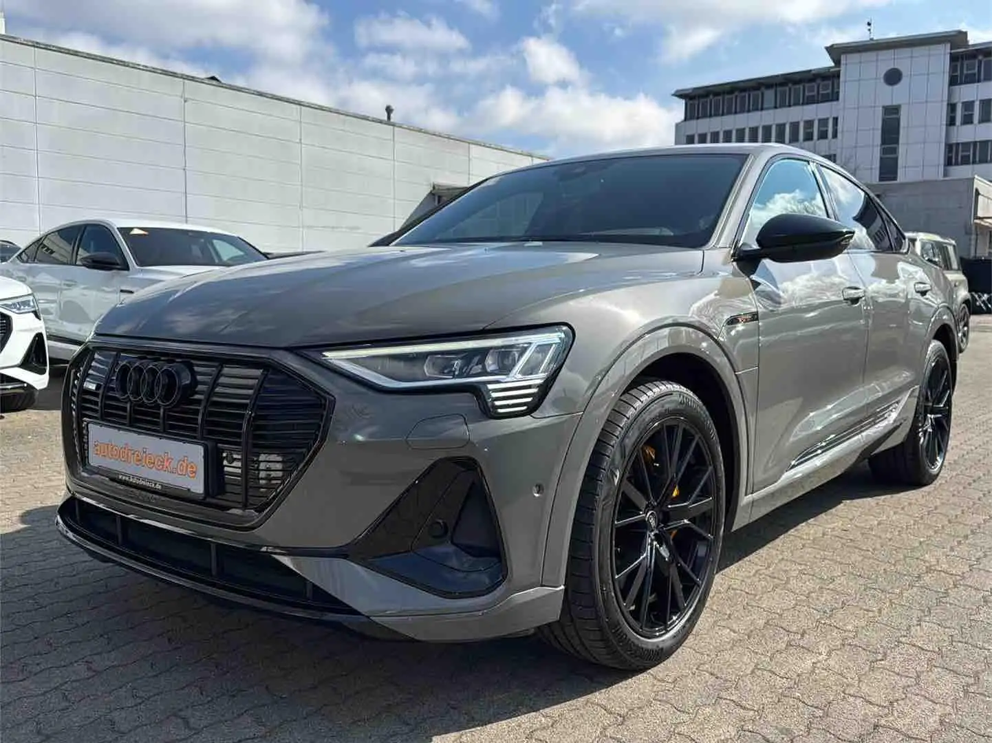 Audi e-tron Sportback 55 2x S line BLACK EDITION ACC Grau - 1