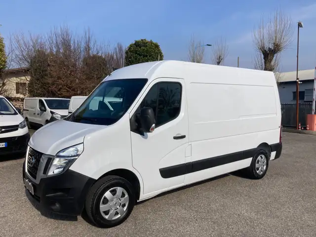 Nissan NV400 L2H2