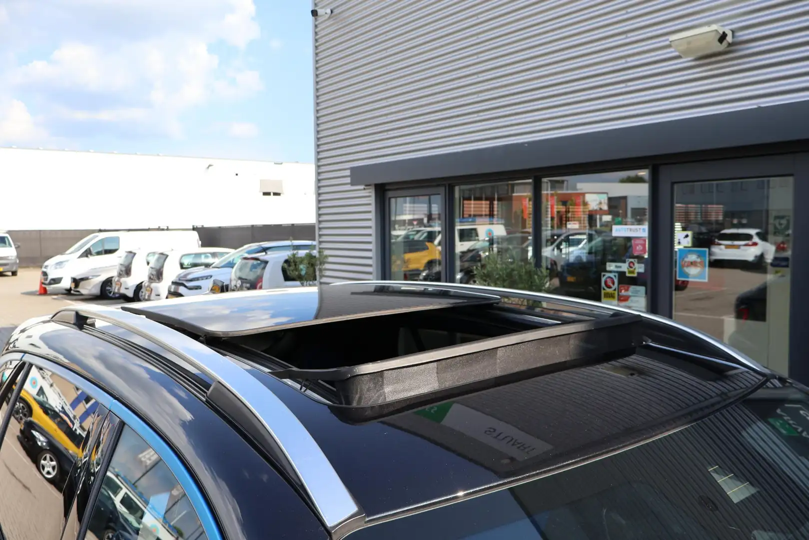 Lynk & Co 01 1.5 Modeljaar 24' | Pano | Trekhaak | 360' Cam | M Negro - 2
