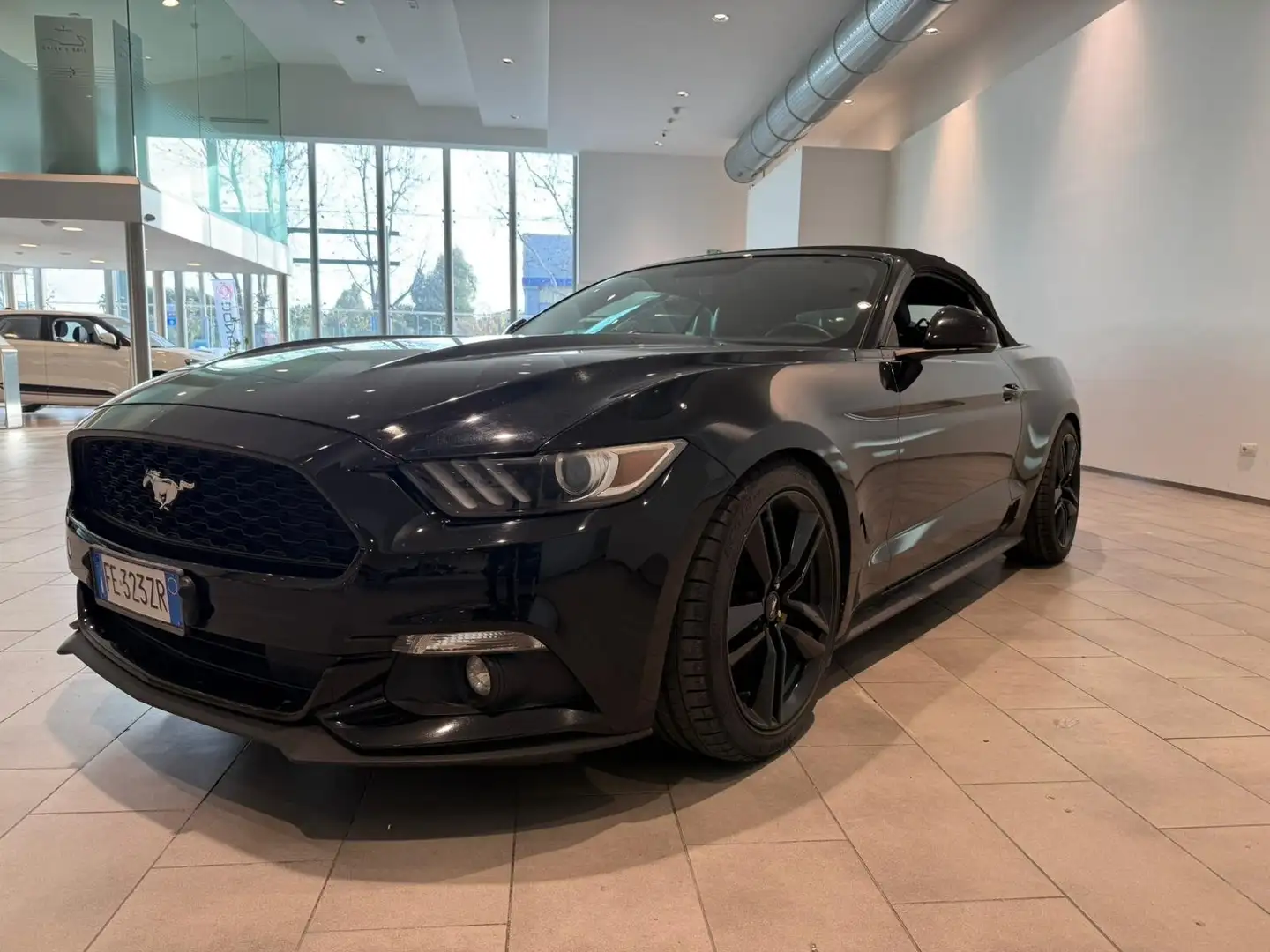 Ford Mustang Mustang VI  Convertible 2.3 ecoboost 317cv auto Schwarz - 1