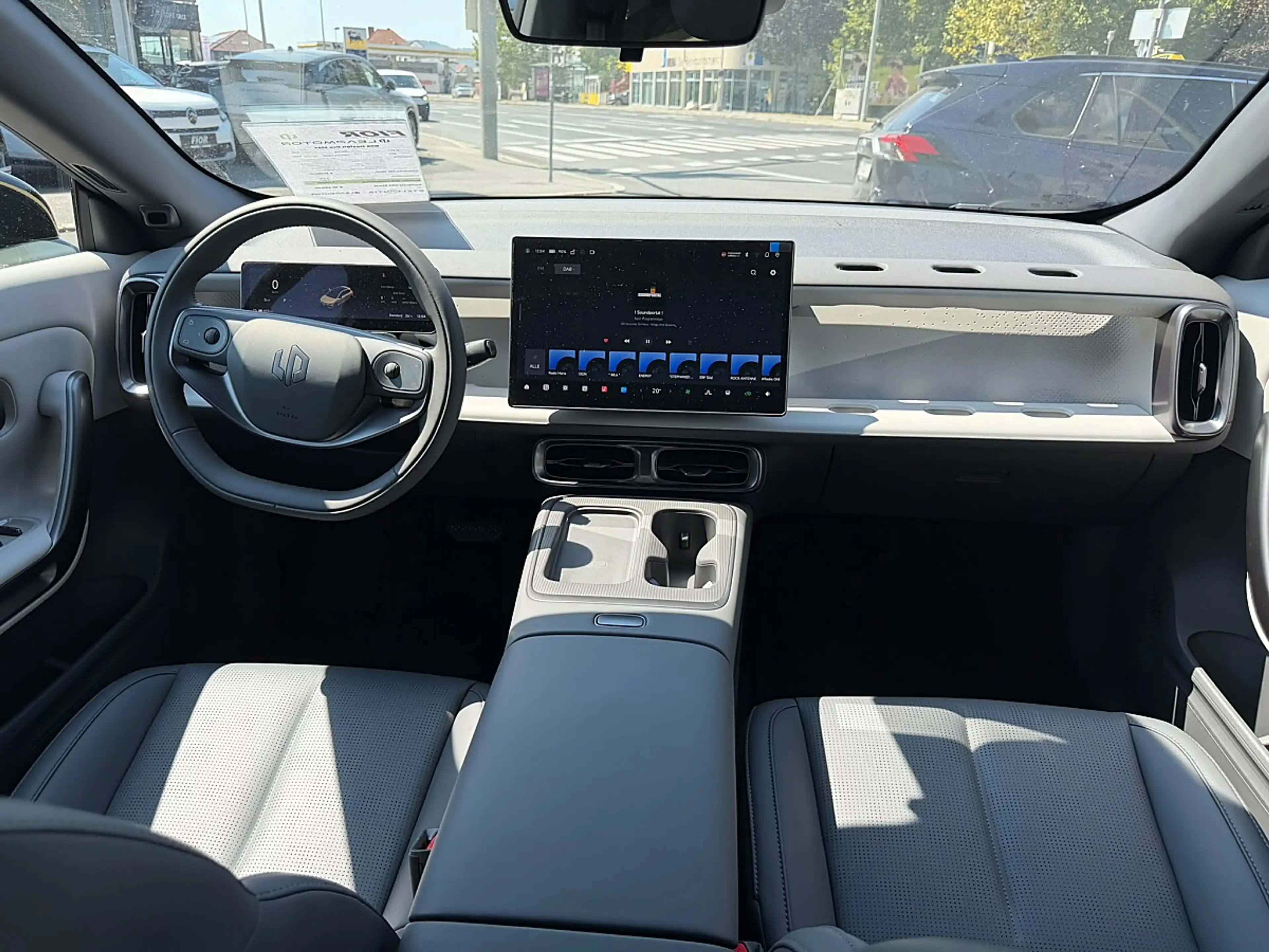 Leapmotor B05 67,1kWh Design Pro Max — photo 6