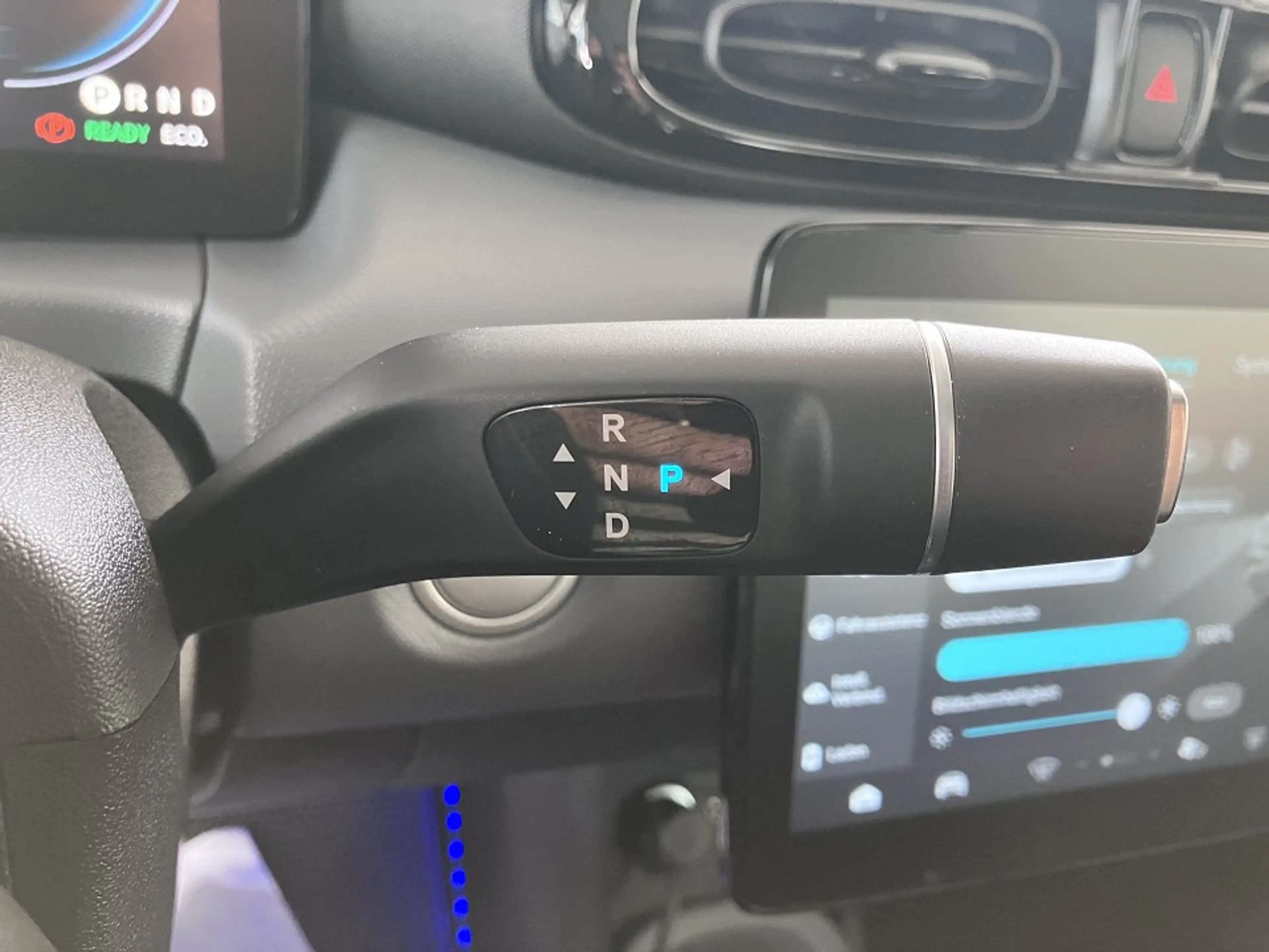 Leapmotor T03 70 kW BEV -Navi/ Kamera/ Pano. — photo 13