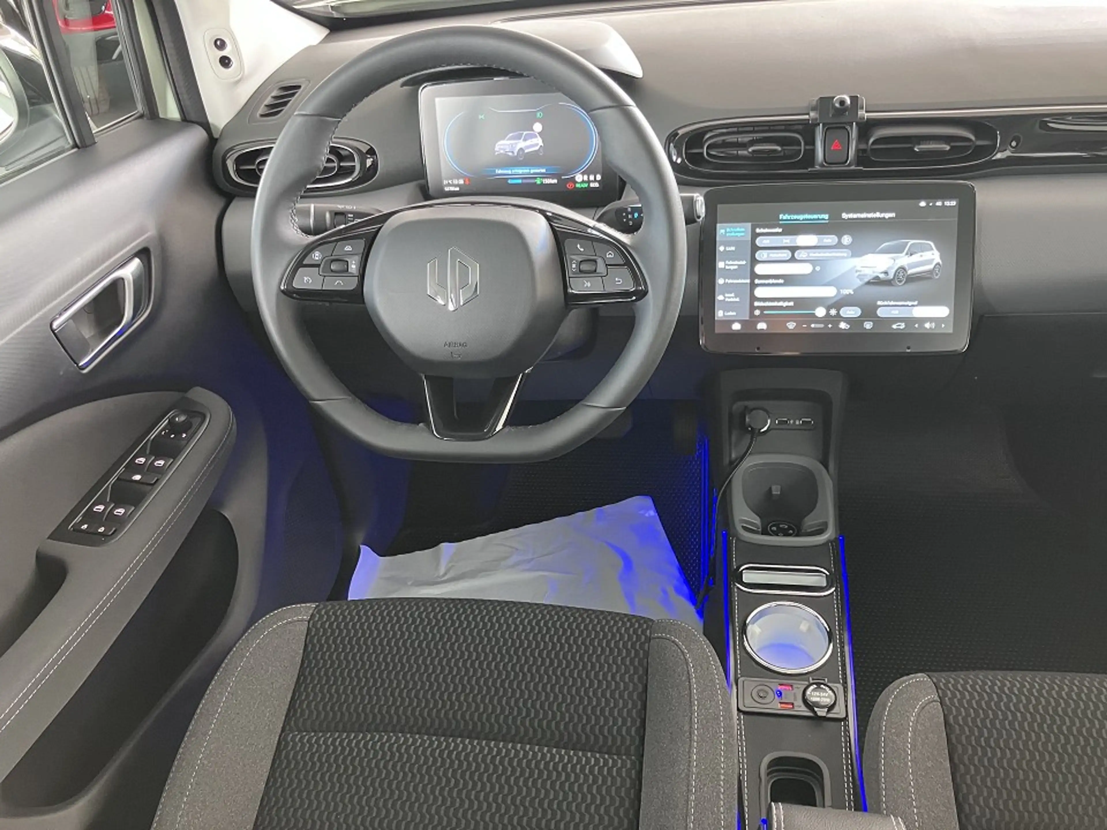 Leapmotor T03 70 kW BEV -Navi/ Kamera/ Pano. — photo 8
