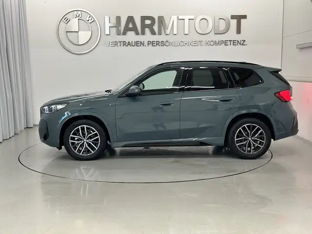 BMW X1 view 3
