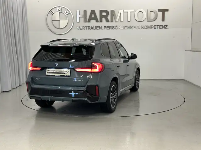 BMW X1 view 5